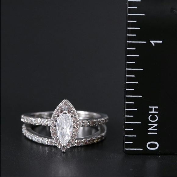 Jewelry - Elegant Silver Marquise Cut Ring
